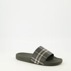 Bild der Kaki Check Sandalen von Burberry für Herren - Saison Frühjahr-Sommer 2026 - Vorderansicht rechts im Dreiviertel