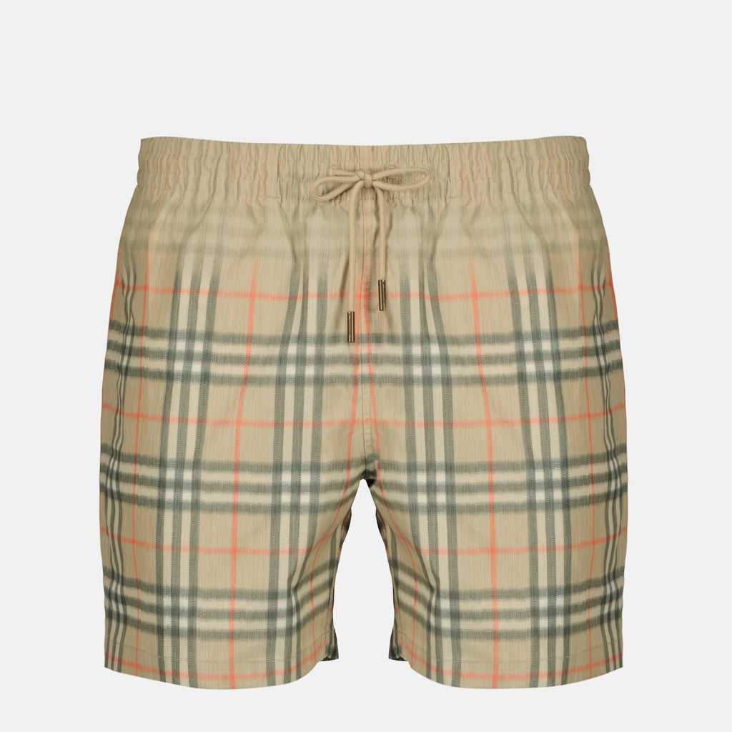 Imagen de bañador de cuadros degradados Burberry para hombres - Temporada Primavera-Verano 2026 - Vista frontal
