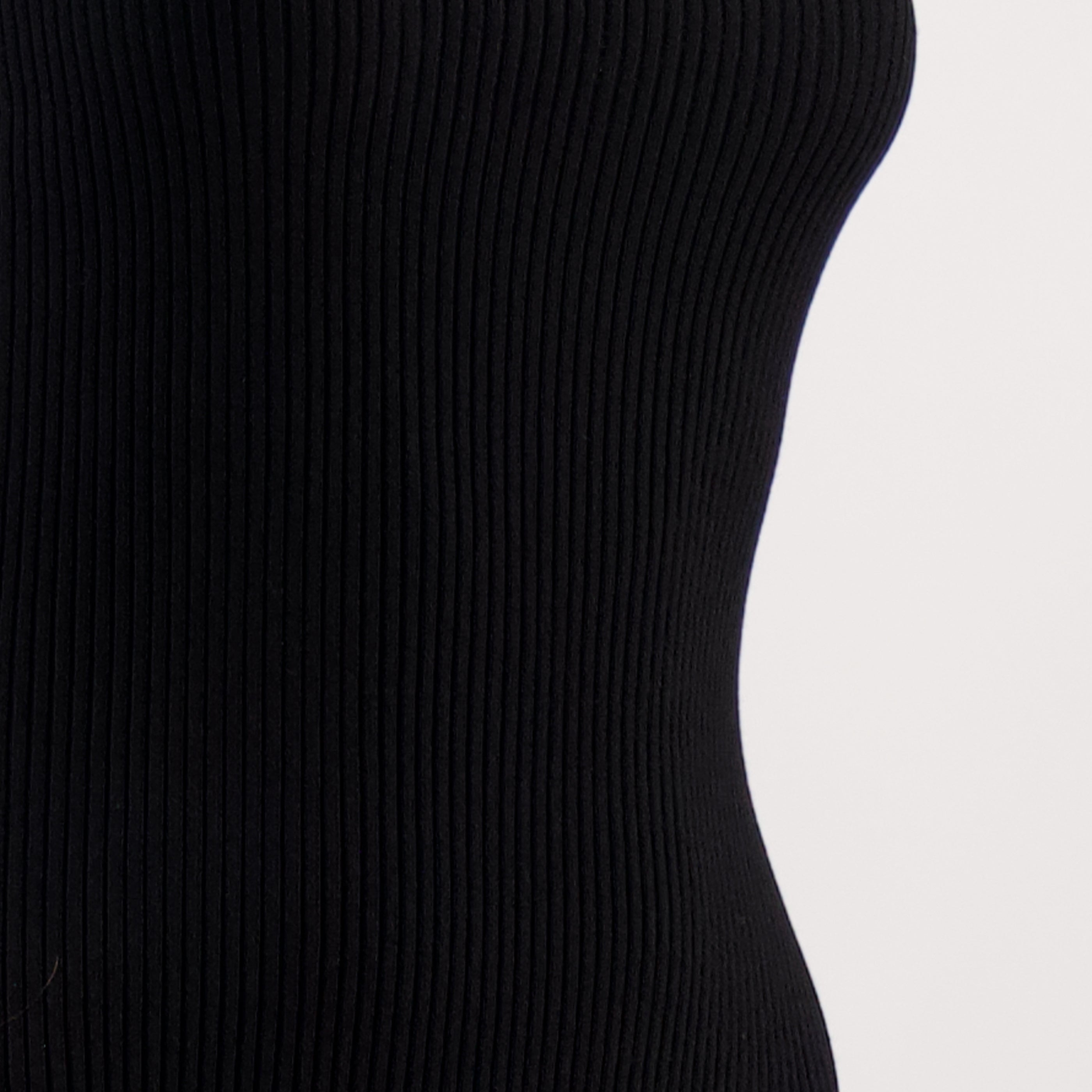 Image de détails de la robe noire côtelée de Patou pour Femmes - Saison Printemps-Été 2026 - Détail 2