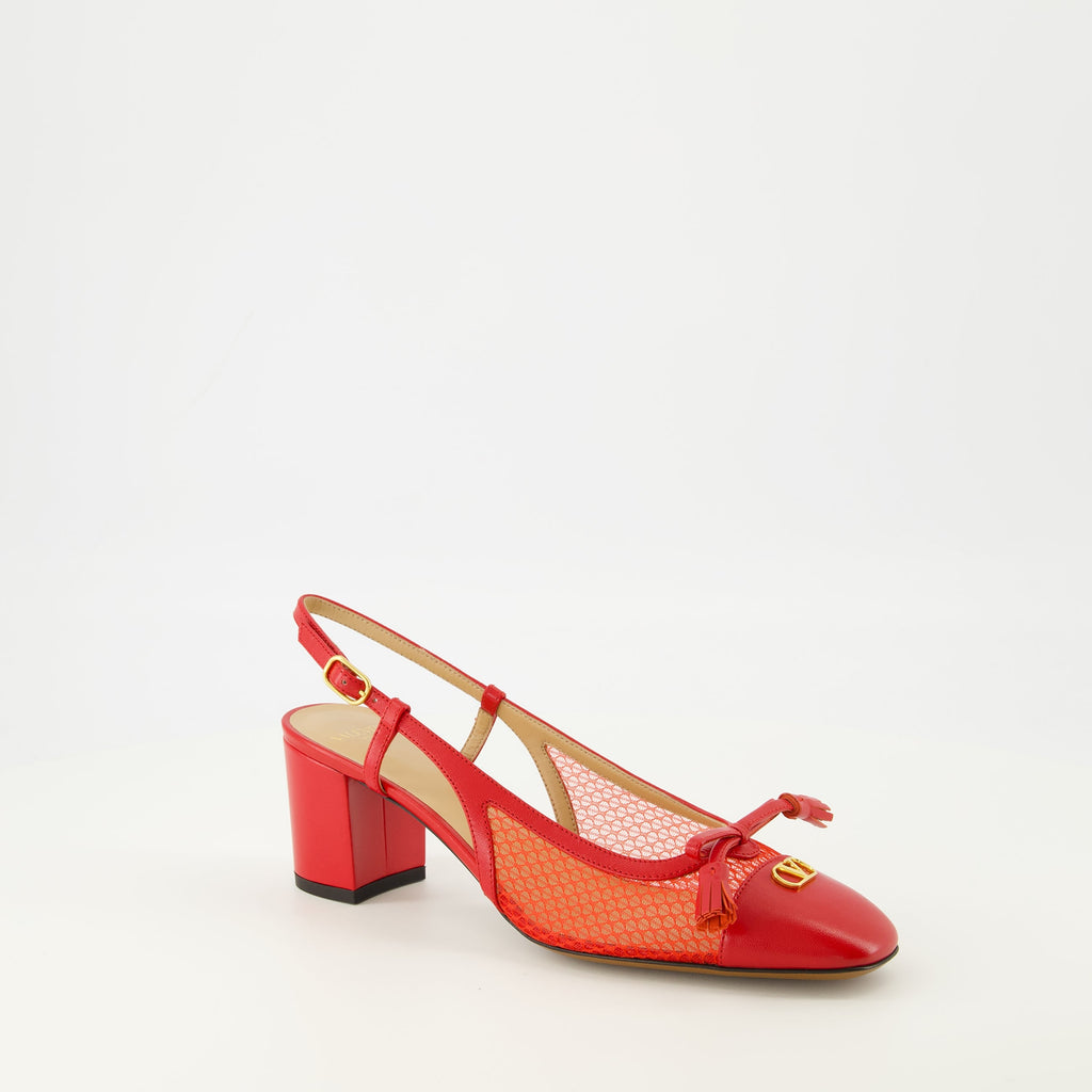Imagem dos Esacarpins Valet du Roi Rouge de Valentino Garavani para Mulheres - Temporada Primavera-Verão 2026 - Vista Frontal Direita em Três Quartos