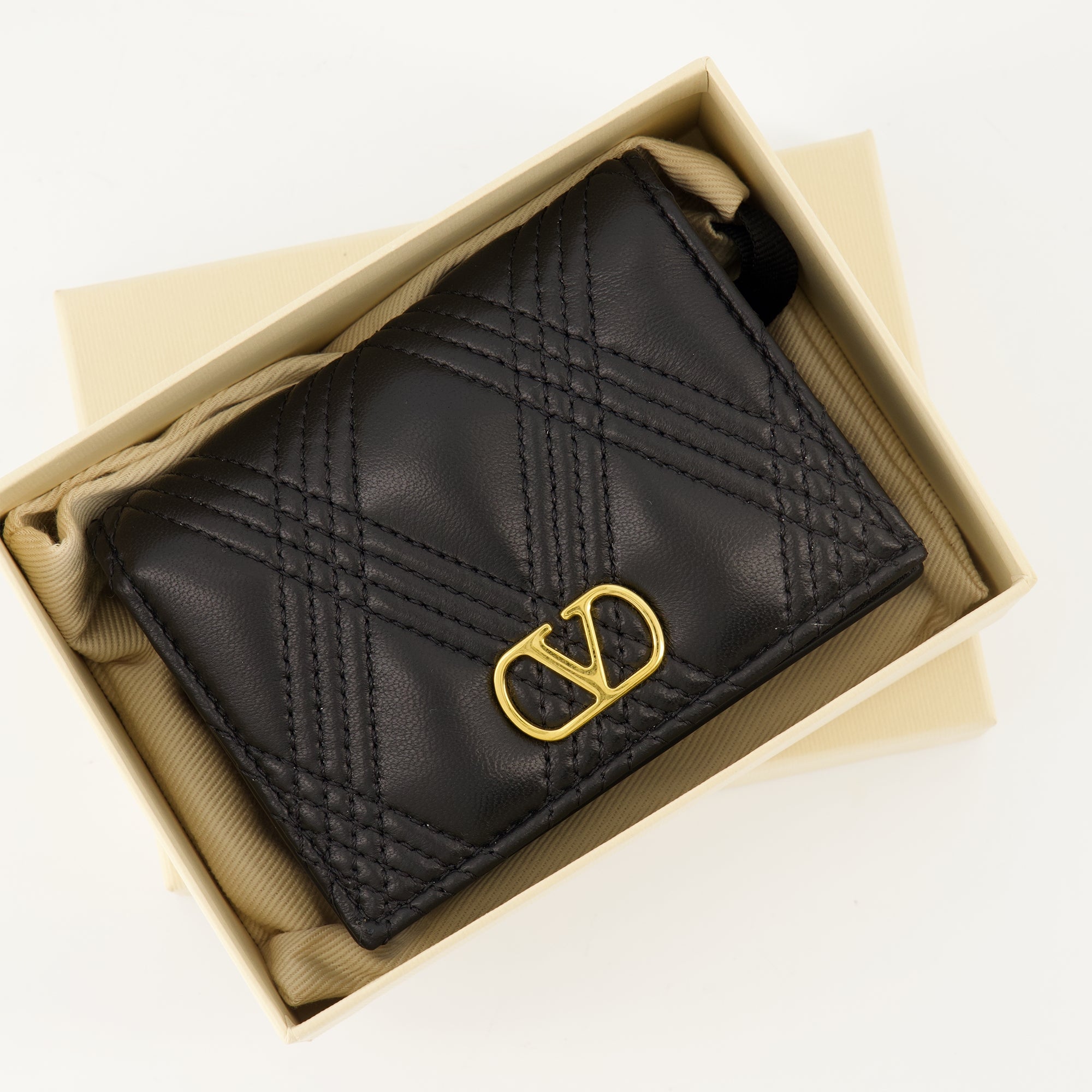 Quiltie 67 wallet, Valentino wallet, black leather wallet, quilted design wallet, designer wallet