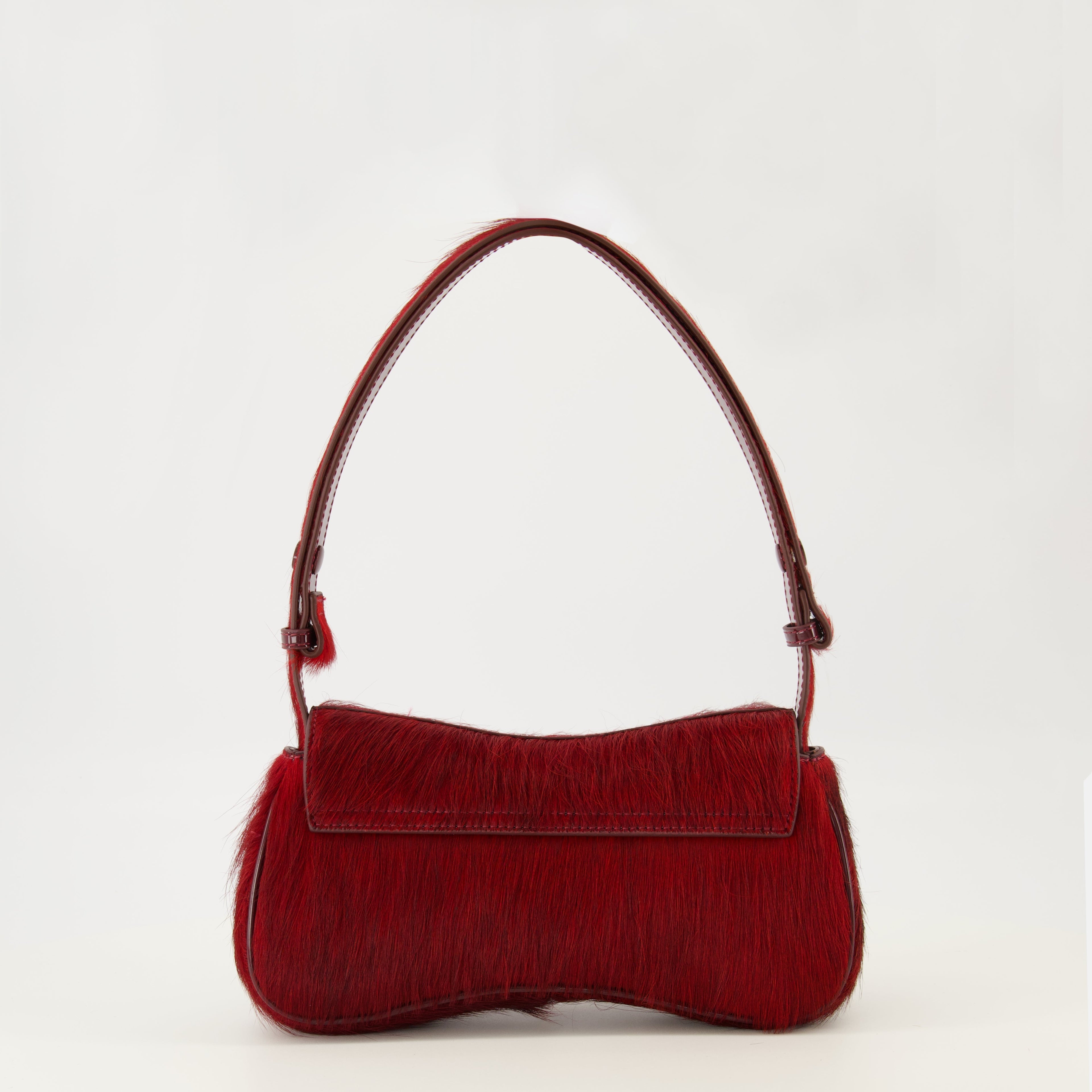 Le Sac Play Clutch, bordeaux leather handbag, magnetic closure clutch, adjustable shoulder strap, sophisticated accessory