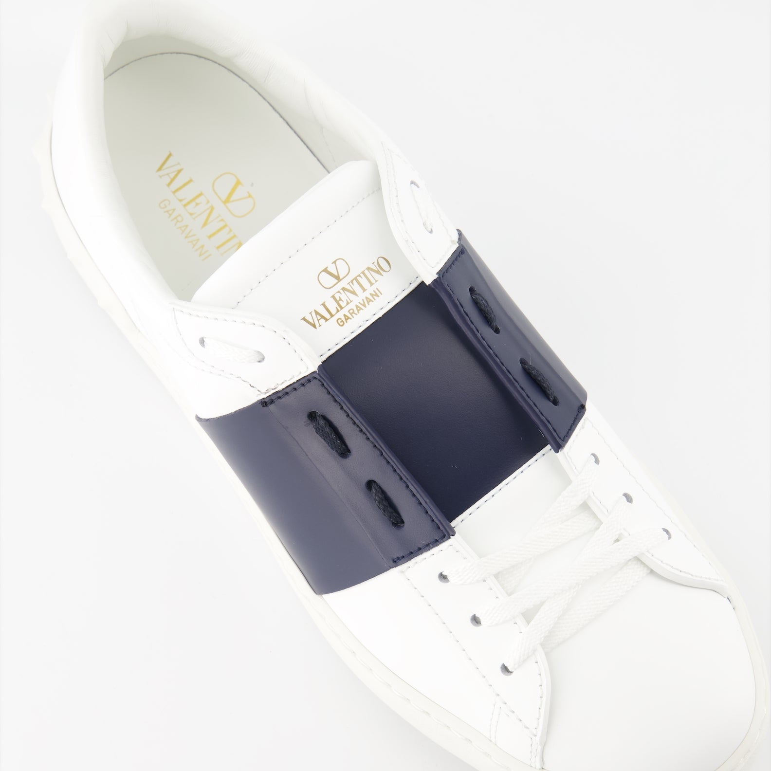 Valentino Garavani sneakers, Bicolor leather sneakers, Rubber-studded heel, Blue and white footwear, Spring-Summer 2025 footwear