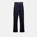 Imagem de jeans de ganga azul escuro da Moschino para mulheres - Temporada Primavera-Verão 2025 - Vista Frontal