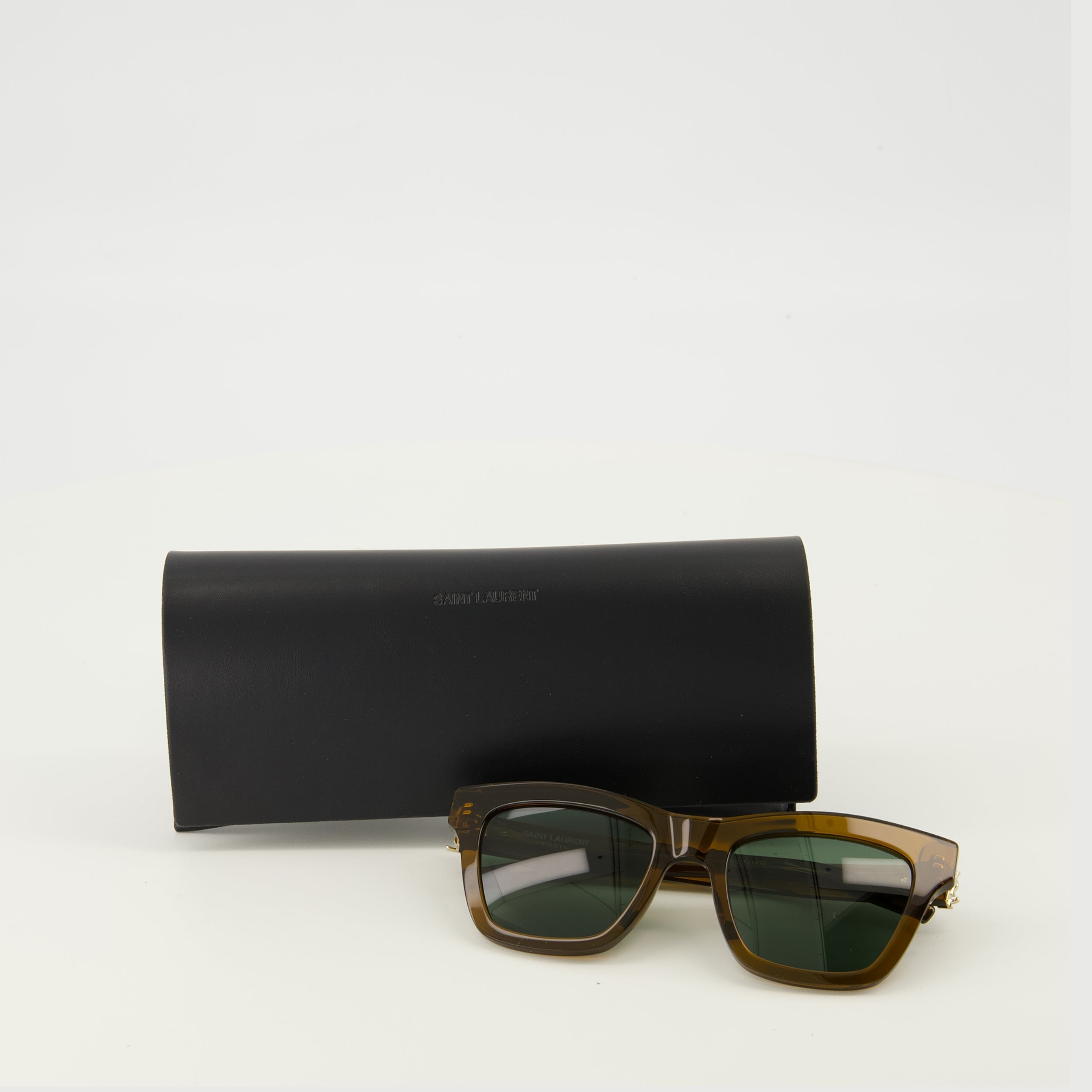 Image of M156 Brown Sunglasses by Saint Laurent for Women - Season Spring-Summer 2026 - Detail View 2