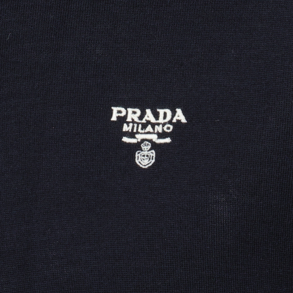 Imagen de camiseta de lana fina azul marino de Prada para hombres - Temporada Primavera-Verano 2026 - Vista de detalle 2