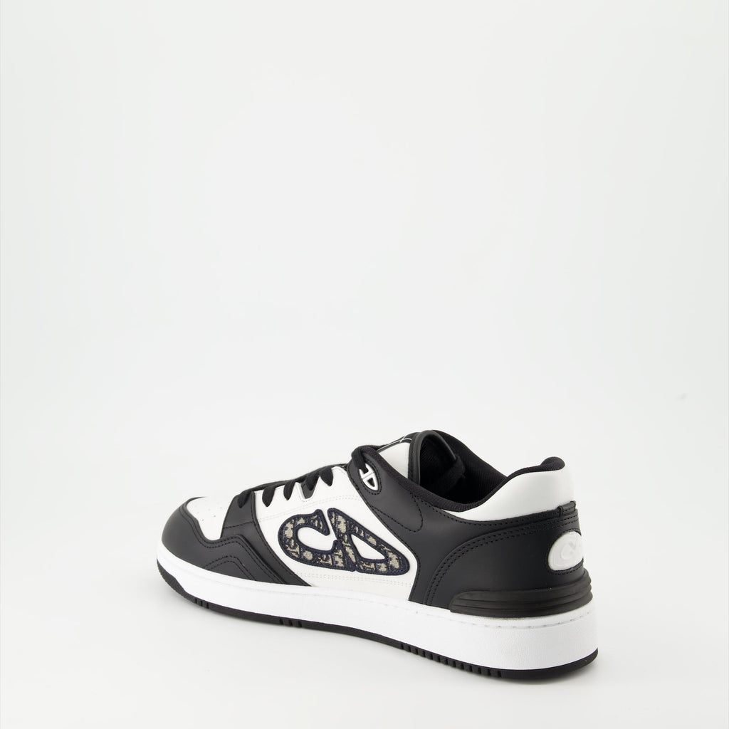 Image de baskets en cuir Dior pour hommes - Saison automne-hiver 2024 - Vue arrière droite en quart