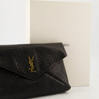 pochette enveloppe en cuir dagneau saint laurent women 15431976190332