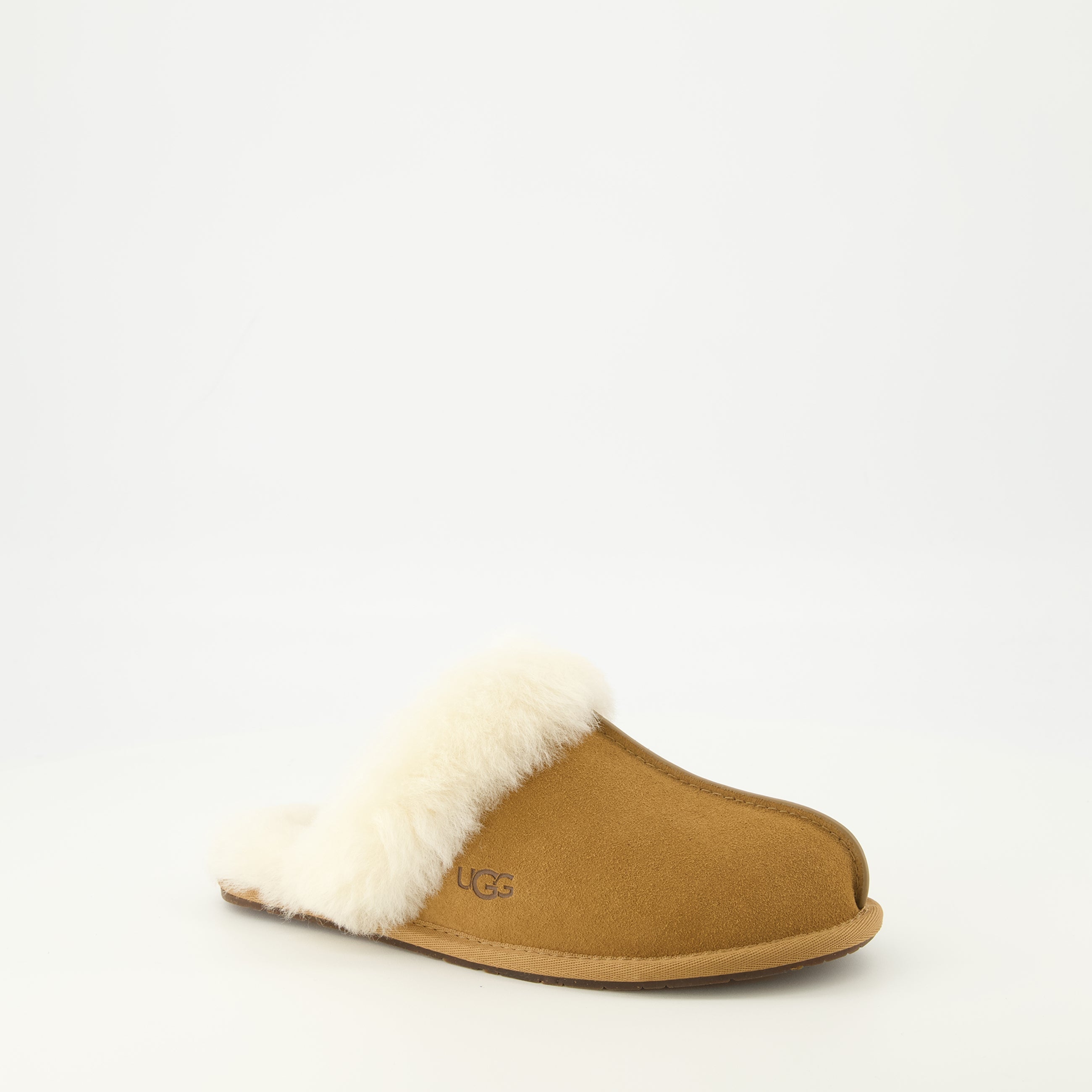 Bild der Scuffette II braunen Hausschuhe von Ugg für Unisex - Saison Frühling-Sommer 2026 - Rückansicht