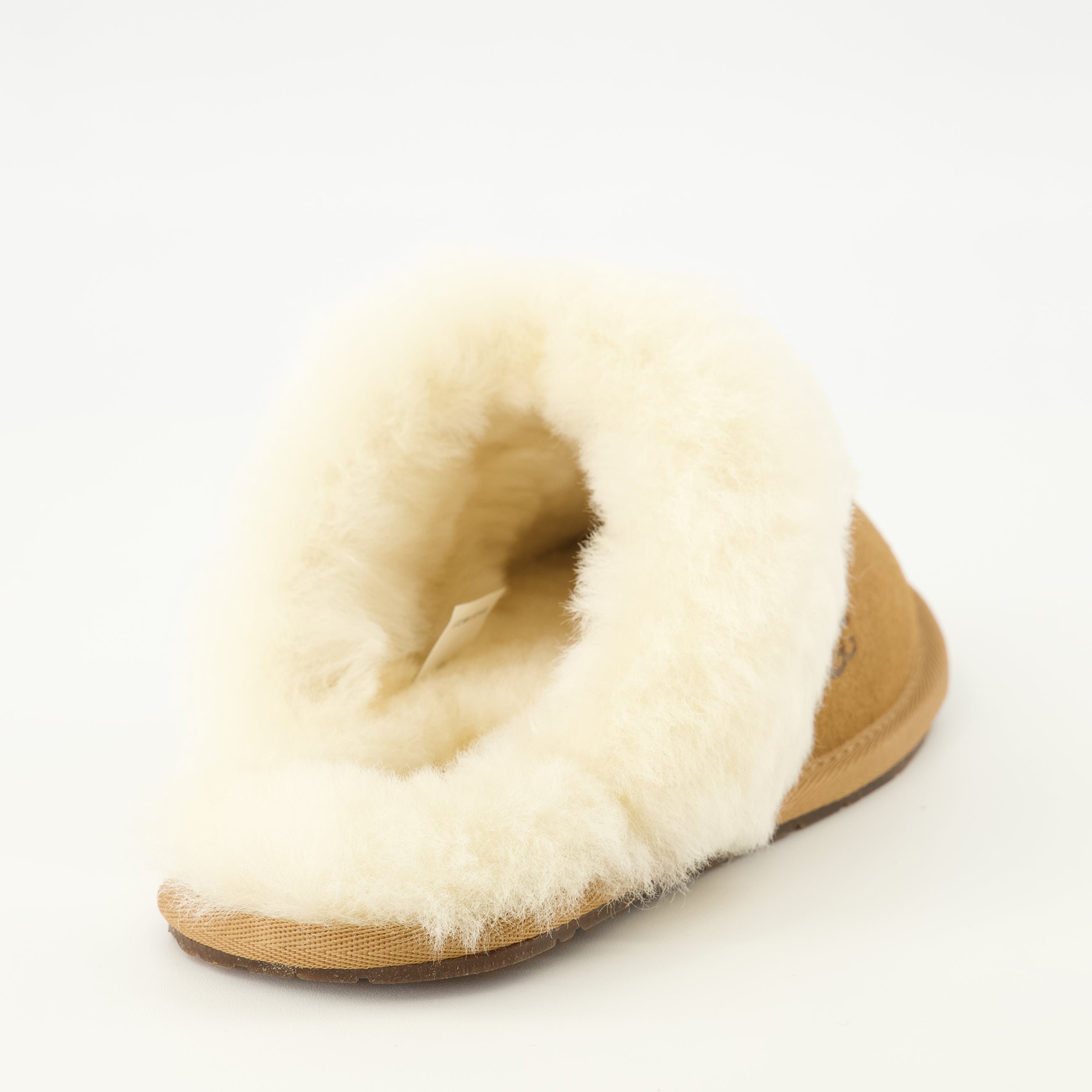 Bild der Scuffette II braunen Hausschuhe von Ugg für Unisex - Saison Frühling-Sommer 2026 - Detailansicht 2