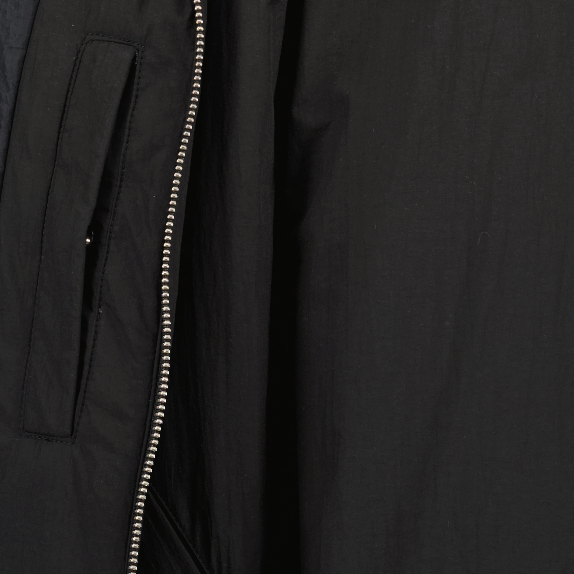 클래식 블랙 집업 재킷