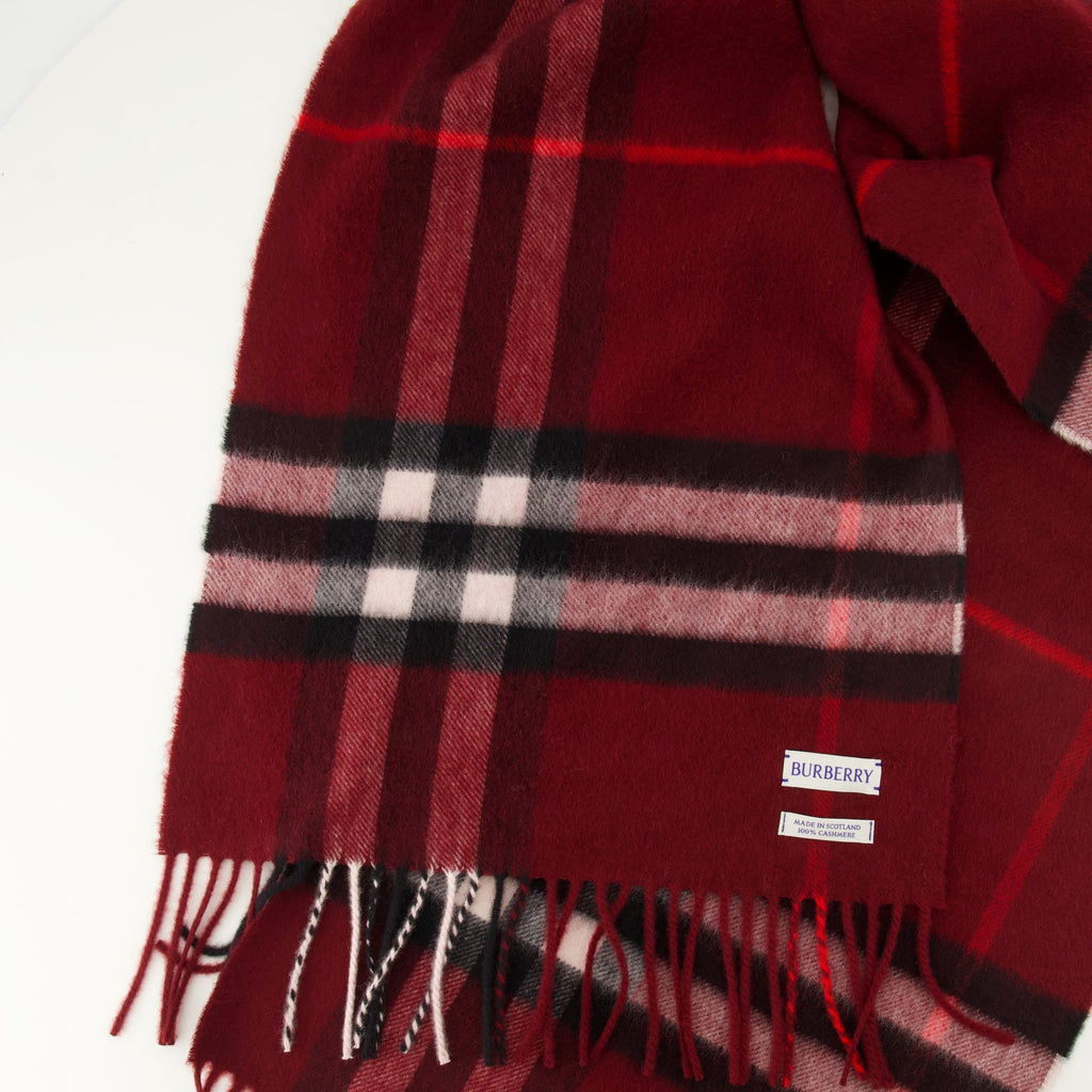 Burberry scarf, cashmere accessory, checked scarf, unisex fashion, Autumn-Winter collection