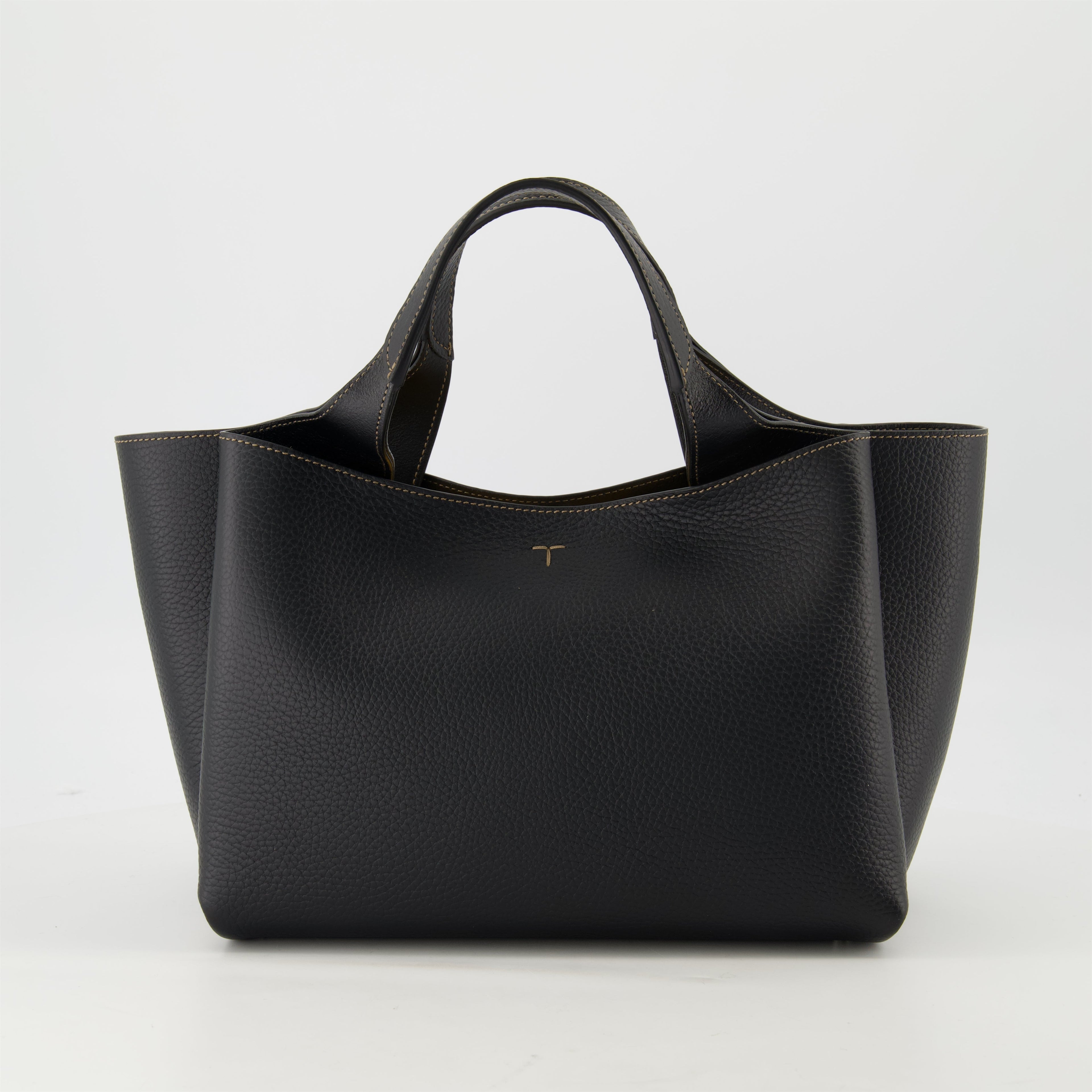 leather tote bag, Tod's stylish bag, designer handbags, calf leather tote, functional fashion accessories