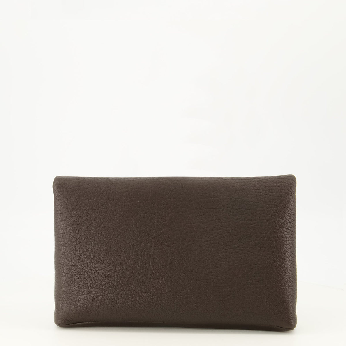 Clutch Cassandre de ante marrón