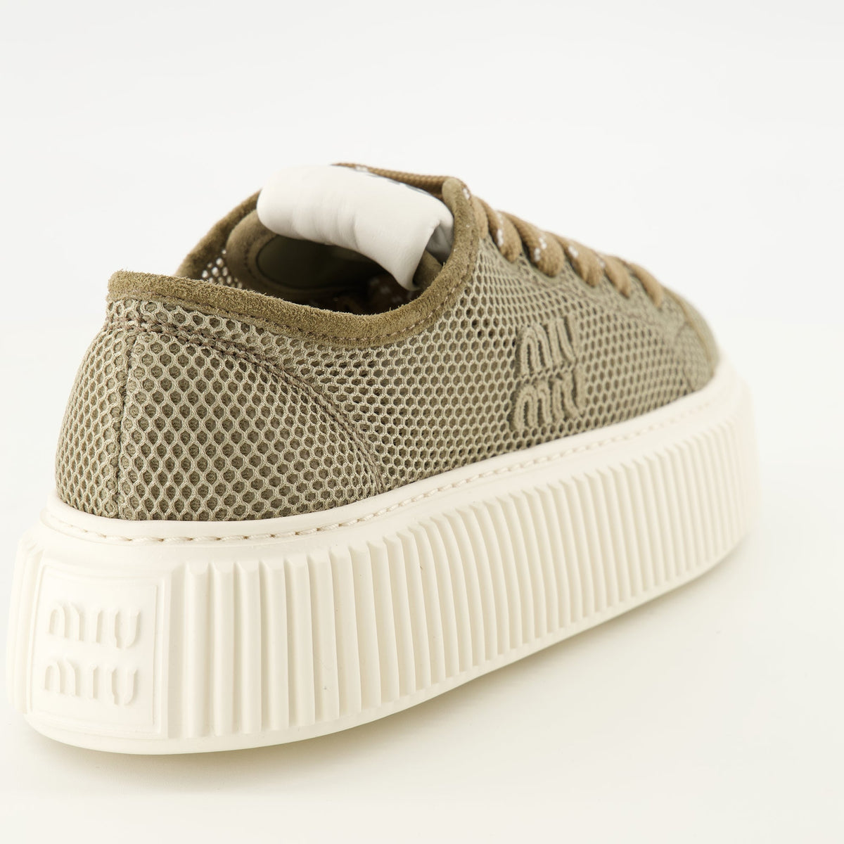 Braune Plattform-Mesh-Sneaker