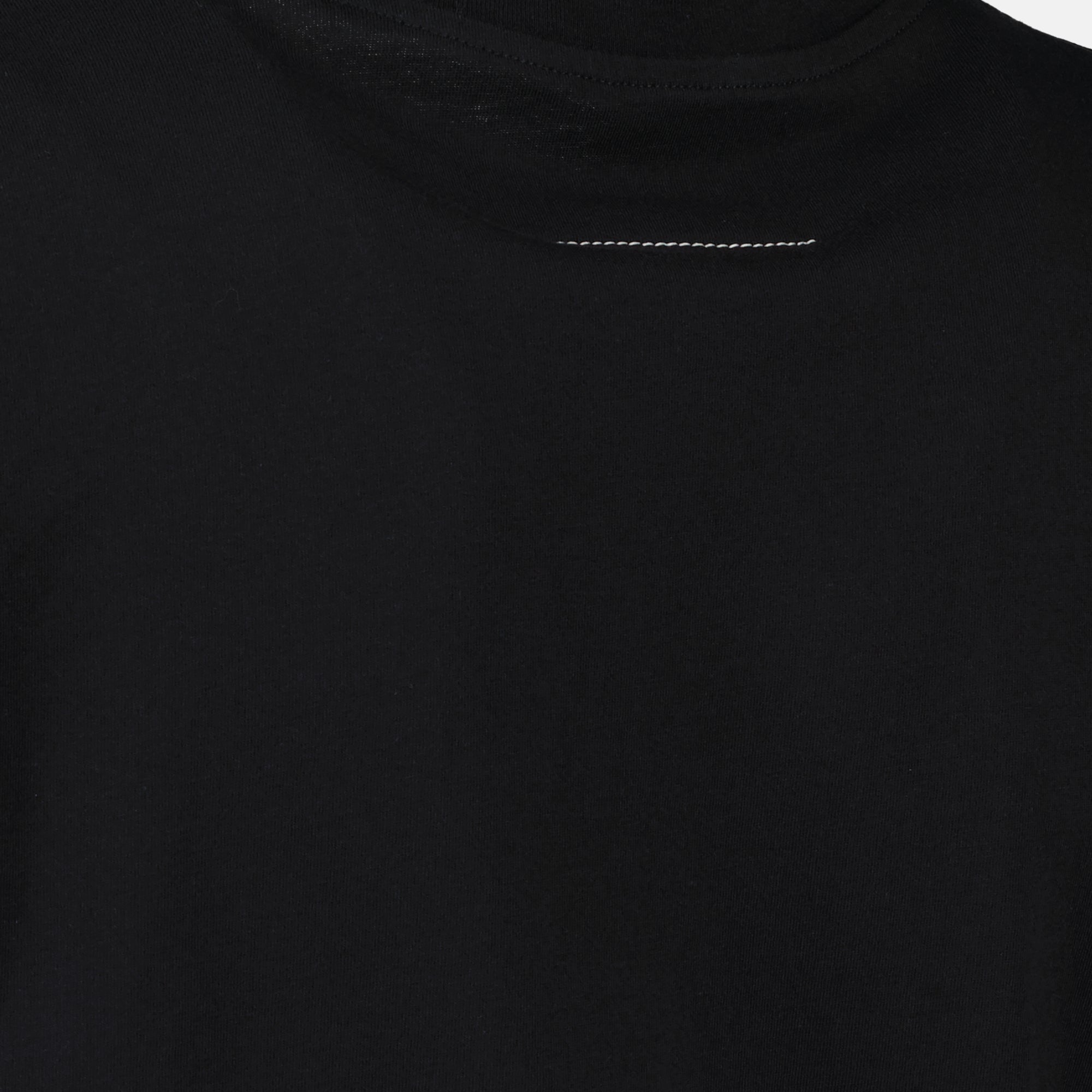 Image of Numeric Black T-Shirt by Mm6 for Women - Season Spring-Summer 2026 - Detail View 2