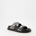 Imagen de las sandalias Aqua de Dior para hombres - Temporada Otoño-Invierno 2025 - Vista delantera derecha en tres cuartos