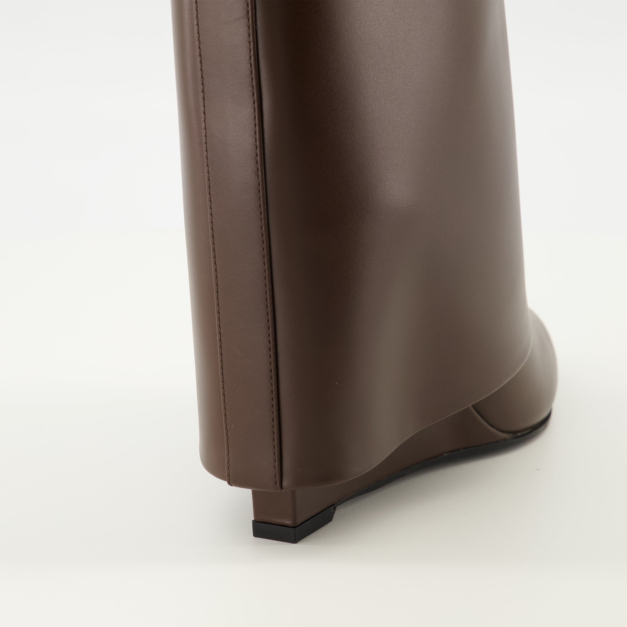 샤크 브라운 앵클 부츠