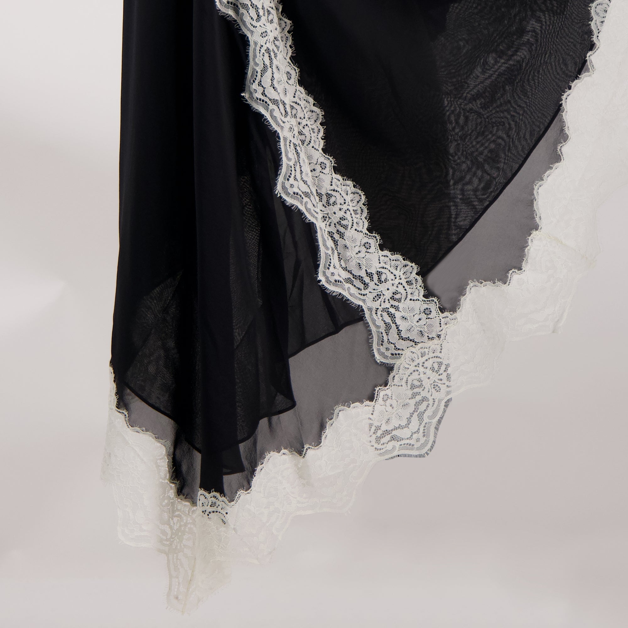 Image of Robe T-shirt Verve Black and White by Christopher Esber for Women - Season Spring-Summer 2026 - Detail View 2