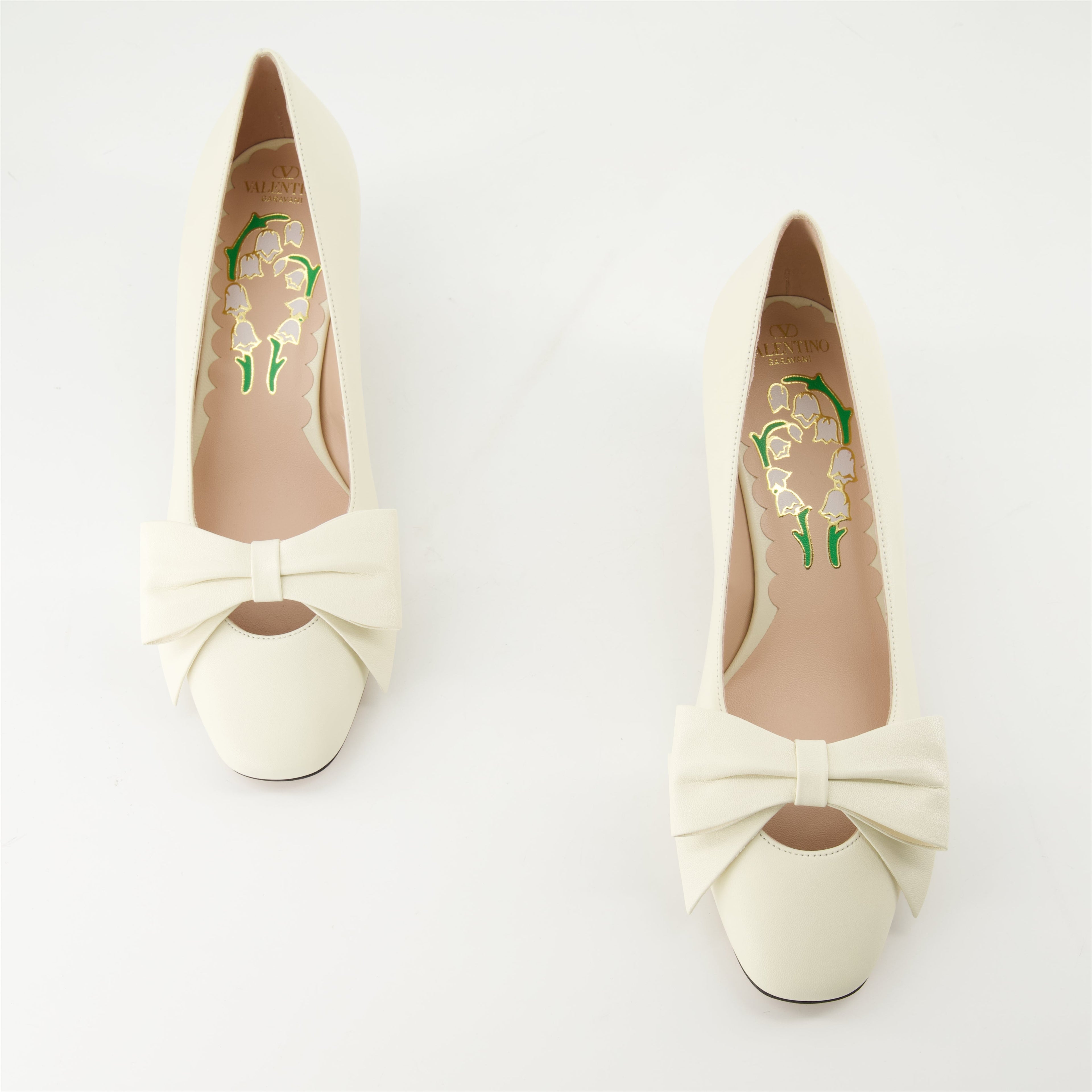 Esacrpin Bowo, slip-on shoes, Valentino Garavani, laminated leather shoes, luxury footwear