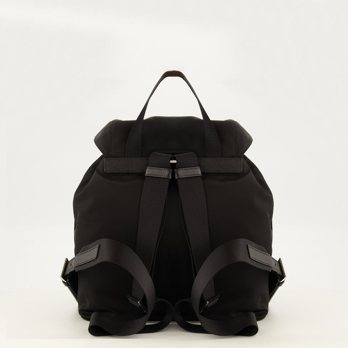 Petit sac à dos noir en Re-Nylon