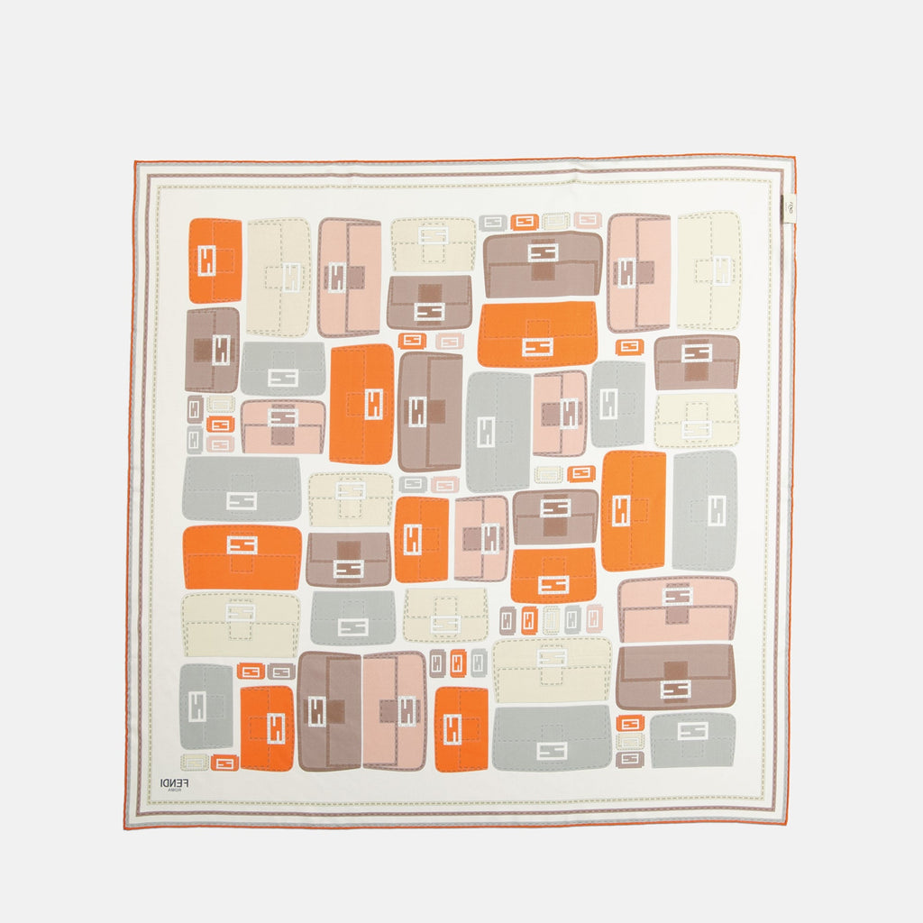 Imagen del foulard Baguette Orange de Fendi para mujeres - Temporada Primavera-Verano 2025 - Vista trasera
