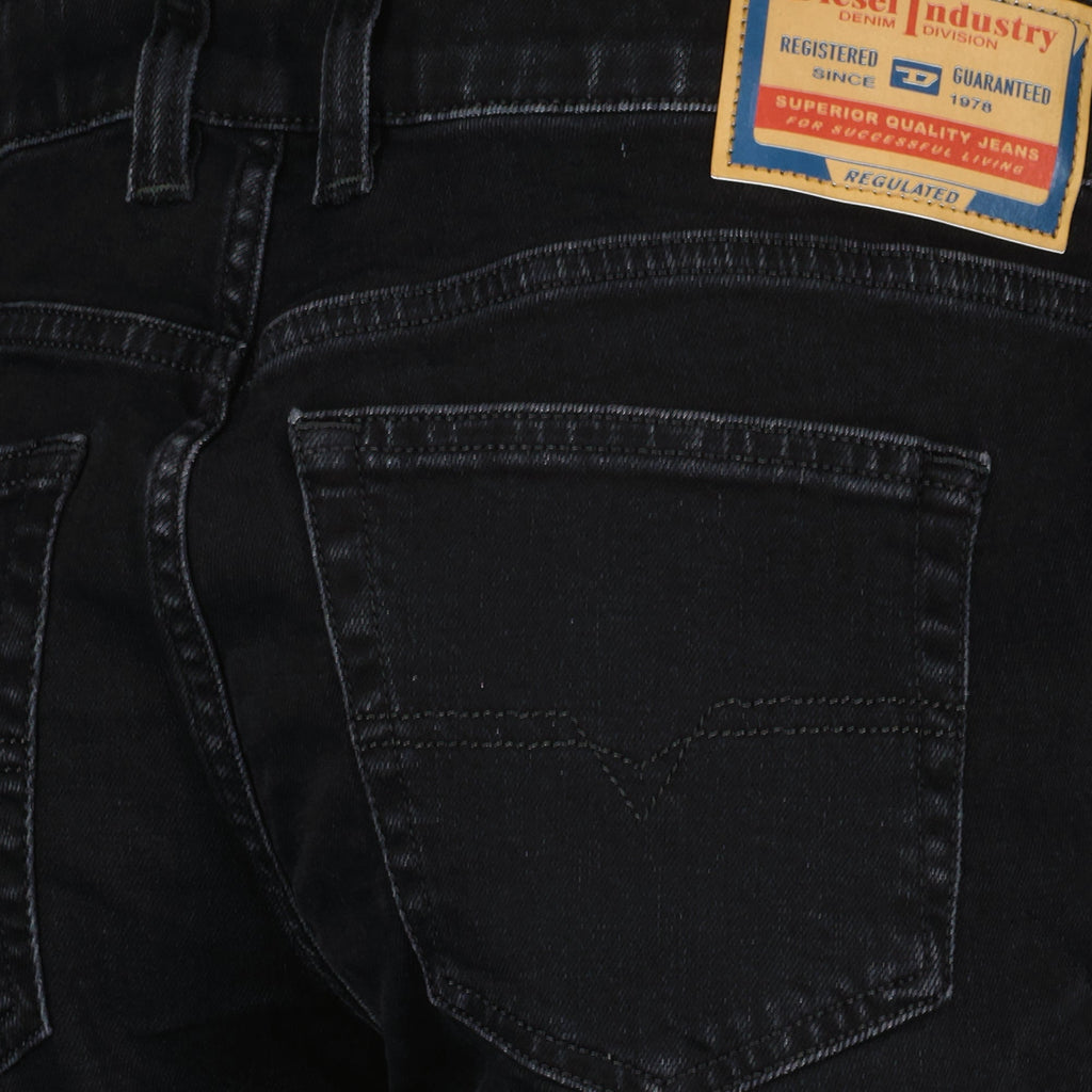 Diesel Jean D-Jiann, slim fit jeans, premium denim, five-pocket design, women's jeans