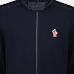 Bild der blauen Marinefleecejacke von Moncler Grenoble für Herren - Saison Herbst-Winter 2025 - Detailansicht 1