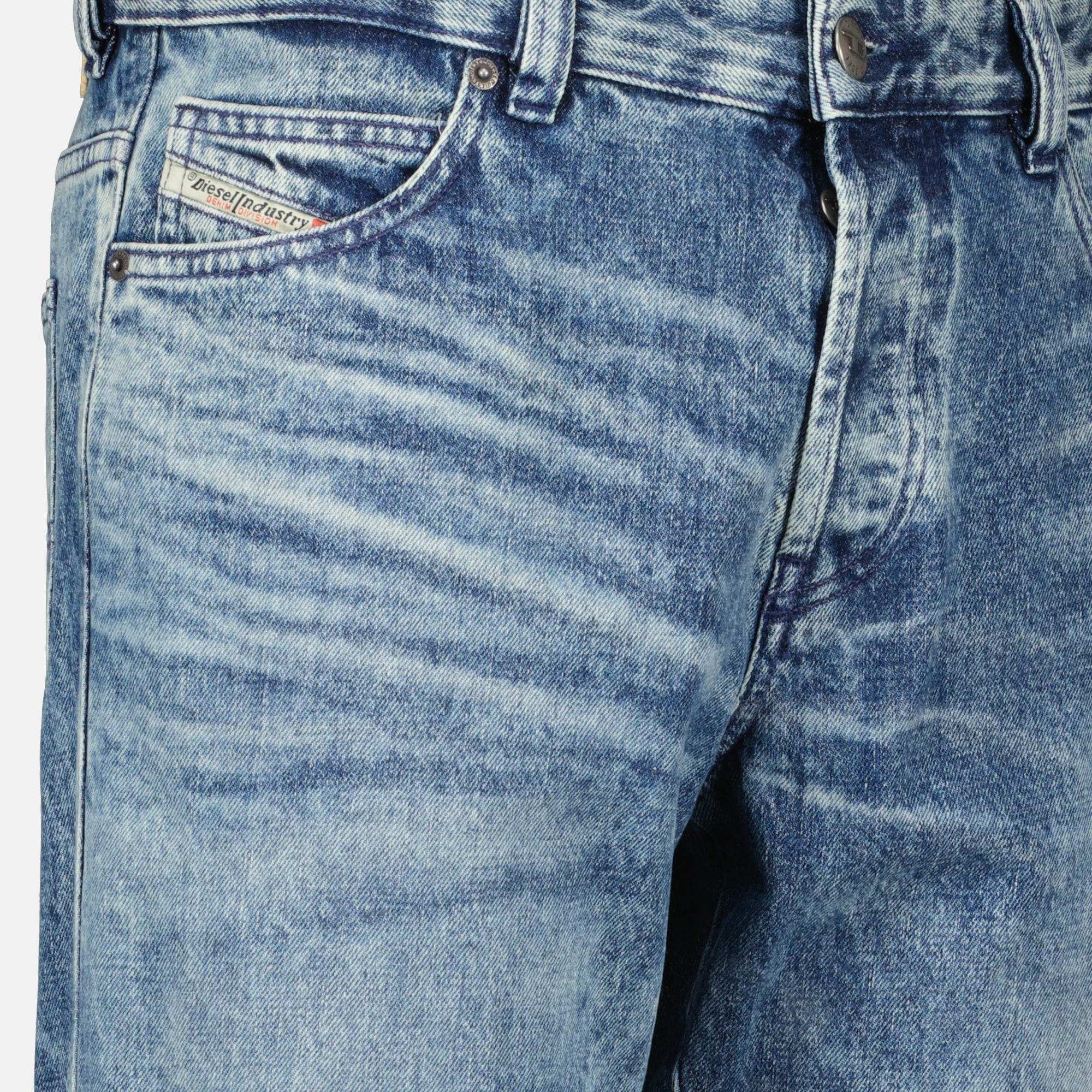 Diesel denim, D-Vyl-FSH 1993, straight-cut jeans, five-pocket design, faded blue jeans