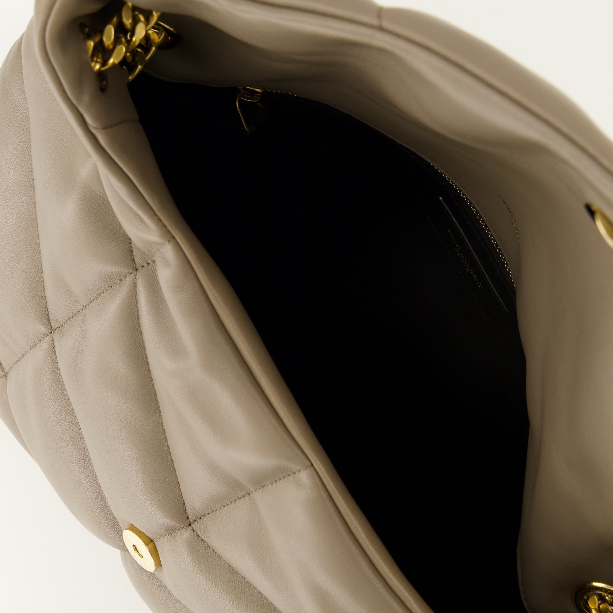 Bilde av Medium Puffer Bag av Saint Laurent for kvinner - Sesong Vår-Sommer 2026 - Detaljvisning 2