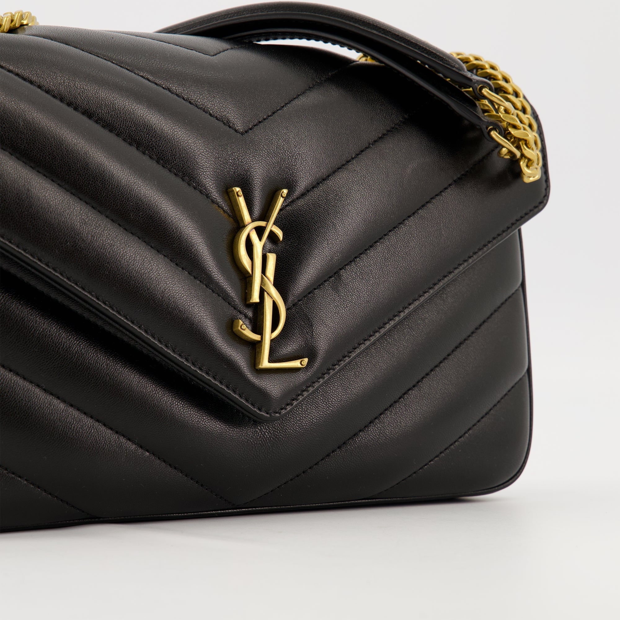Image of Loulou Medium Noir by Saint Laurent for Women - Season Autumn-Winter 2025 - Detail View 1