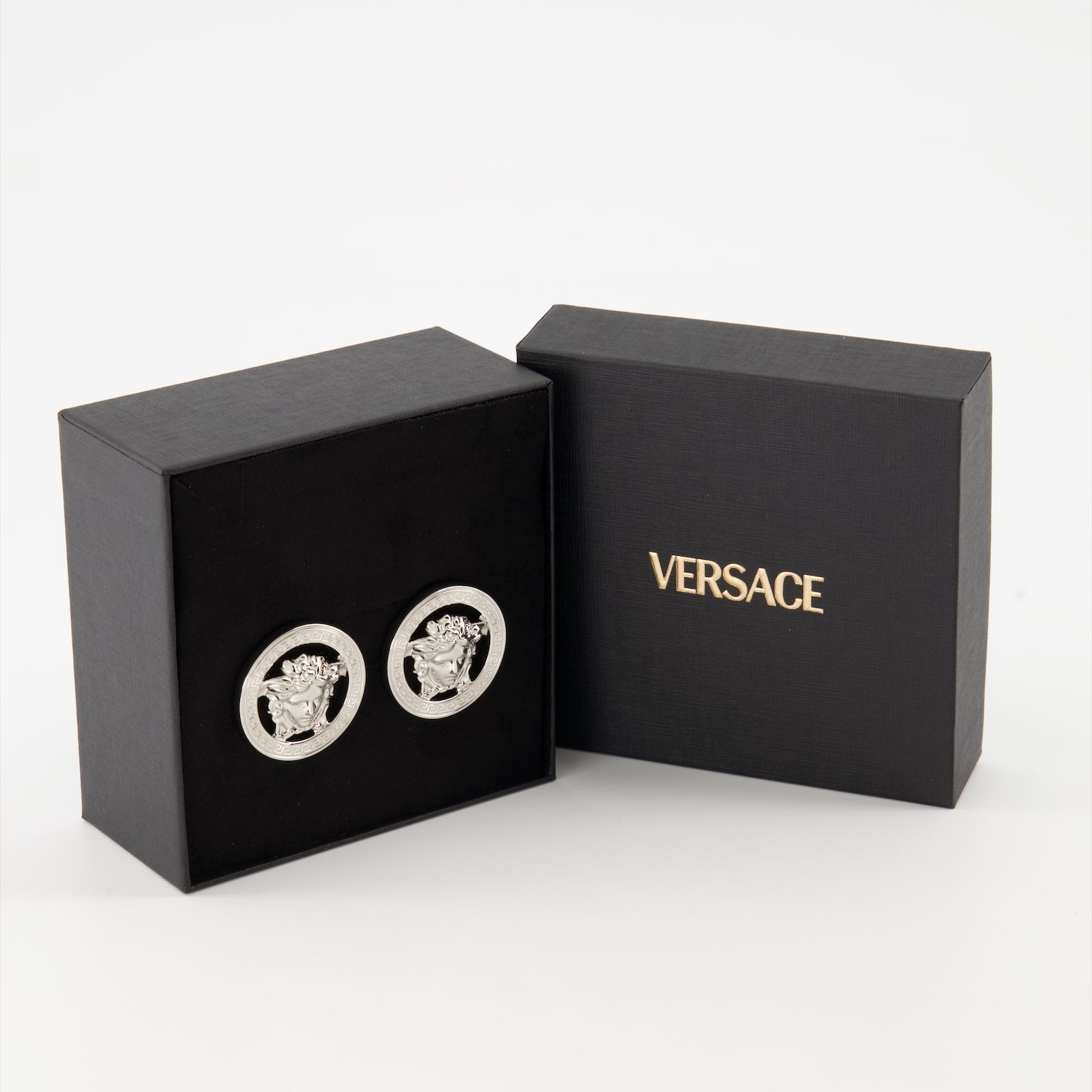 Medusa earrings, Versace accessories, luxury earrings, silver jewelry, Autumn-Winter 2024