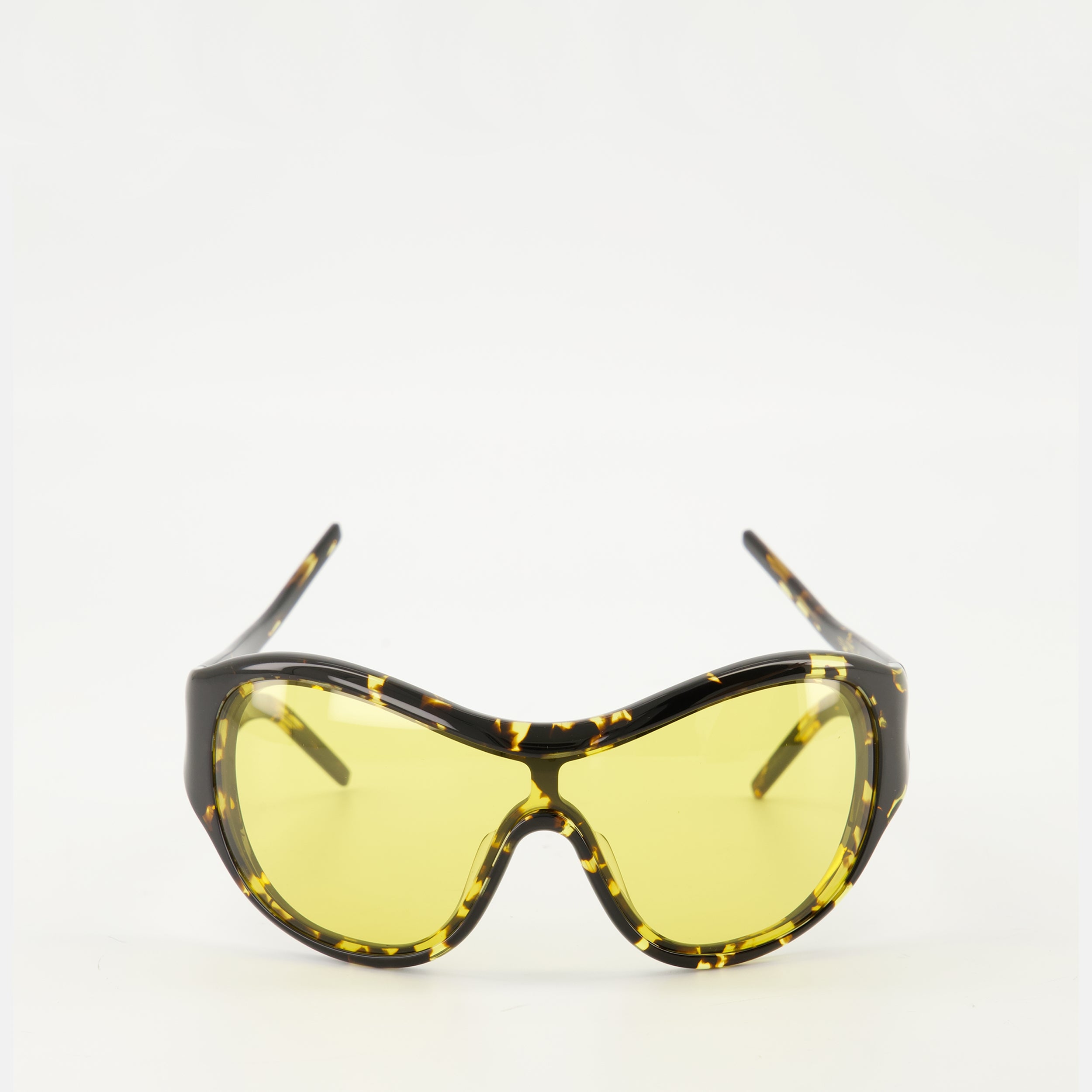 Uma 98 sunglasses, Christopher Esber, brown sunglasses, protective eyewear, stylish accessories