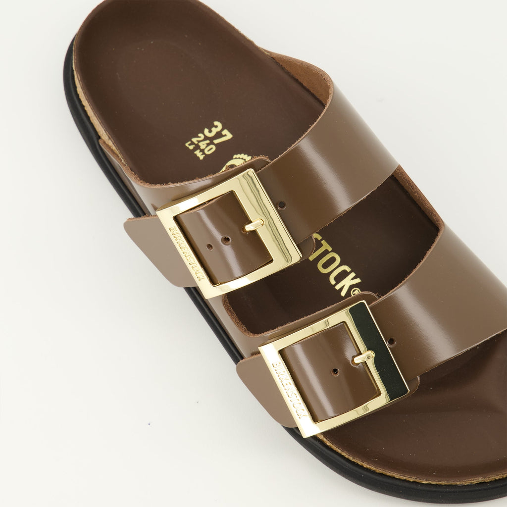Imagem das Sandálias Arizona Droplet com Fivela da Birkenstock para Mulheres - Temporada Primavera-Verão 2026 - Vista Detalhada de Cima