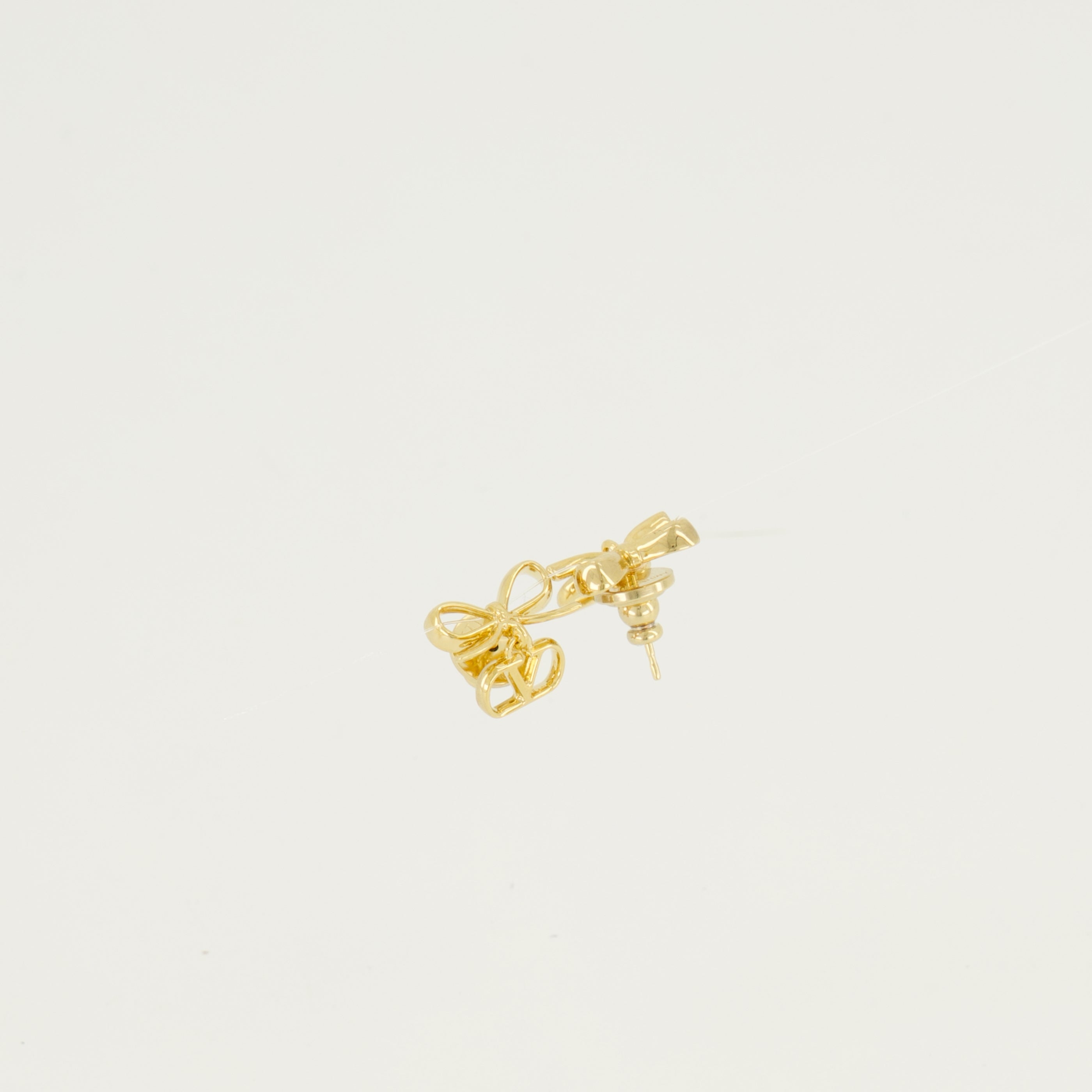 Boucles d'oreilles Vlogo en or