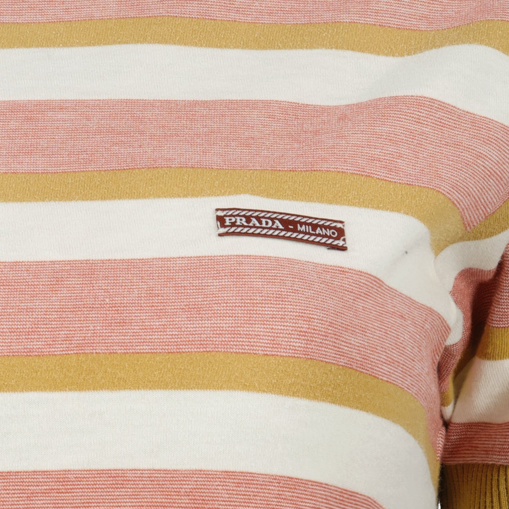 Image de T-shirt rayé rose par Prada pour femmes - Saison Printemps-Été 2026 - Détail Vue 2