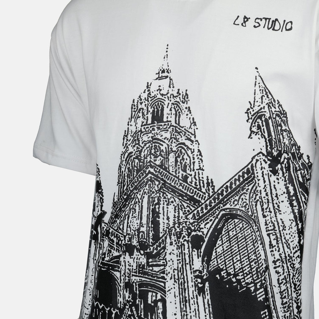 Imagen de T-shirt con estampado de catedral de L8 Studio para hombres - Temporada Primavera-Verano 2025 - Vista de detalle 1
