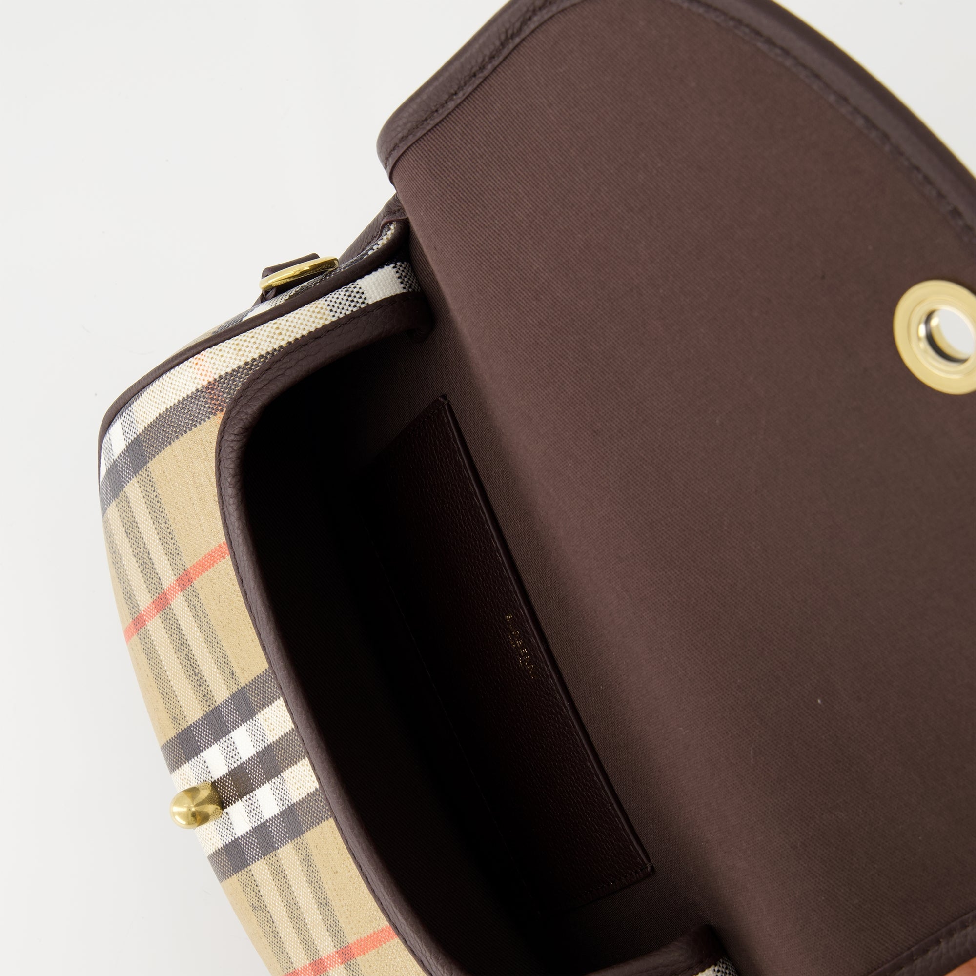 Burberry bag, Le Sac Highlands, beige handbag, luxury accessories, Autumn-Winter 2025