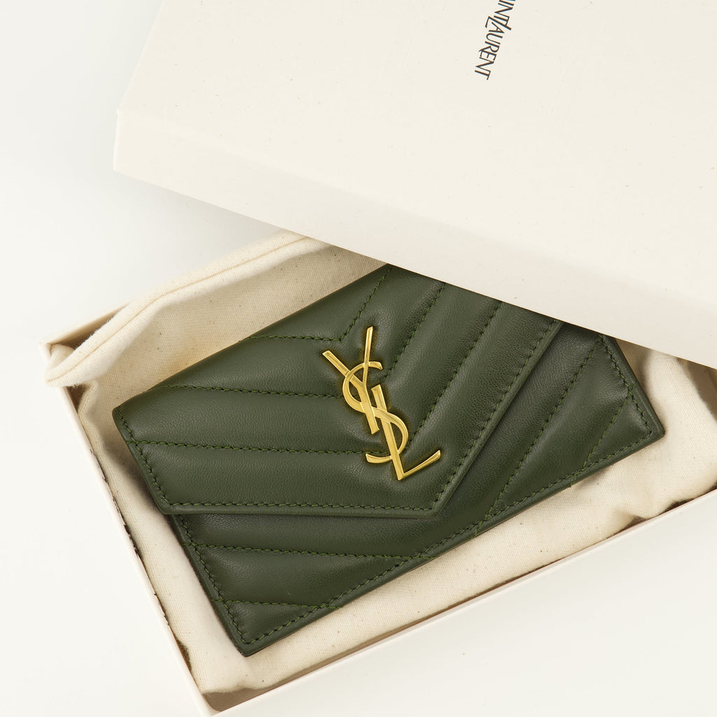 Image of Cassandre Fragments Dark Green Cardholder by Saint Laurent for Women - Season Autumn-Winter 2025 - Detail View 2