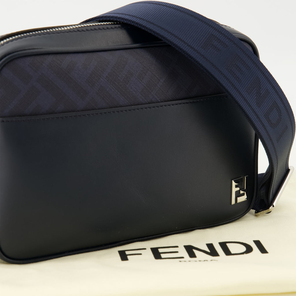 Bilde av Sac Camera Squared FF Marineblå fra Fendi for Menn - Sesong Vår-Sommer 2026 - Detalj Utsikt 1