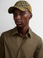 Image of Check Patterned Cap by Burberry for Unisex - Season Autumn-Winter 2024 - Detail View 1