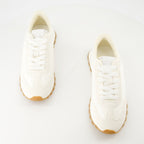 Immagine delle sneakers bianche New Rush di AMI PARIS per unisex - Stagione Primavera-Estate 2025 - Vista dall'alto del paio