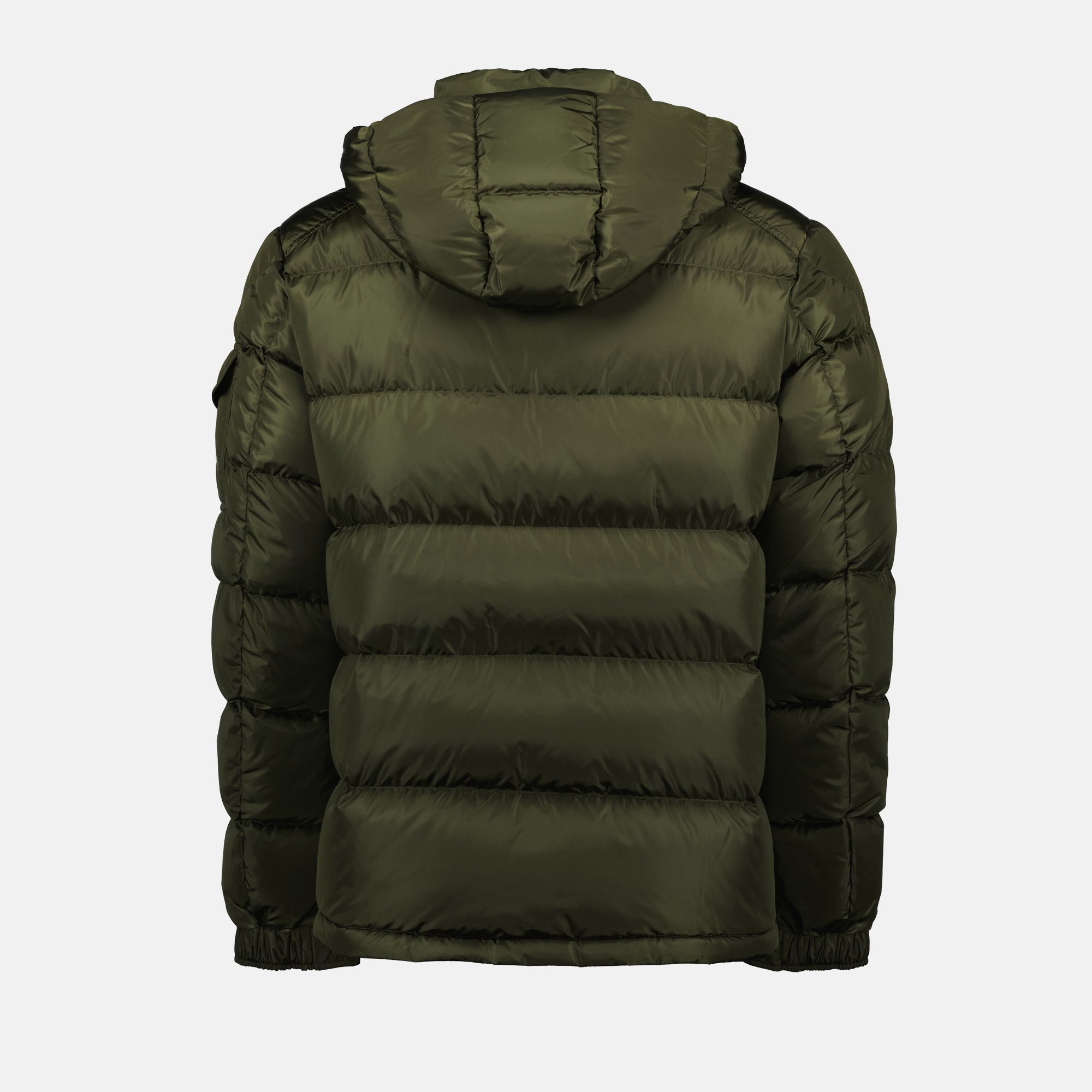 Image de la doudoune Maya kaki de Moncler pour homme - Saison Automne-Hiver 2025 - Vue du détail du produit 1