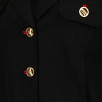 Bild eines Wollblazers von Versace für Frauen - Saison Herbst-Winter 2024 - Detailansicht 5