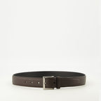 Imagen del cinturón de cuero negro Vadim de Saint Laurent para mujeres - Temporada Otoño-Invierno 2025 - Vista frontal