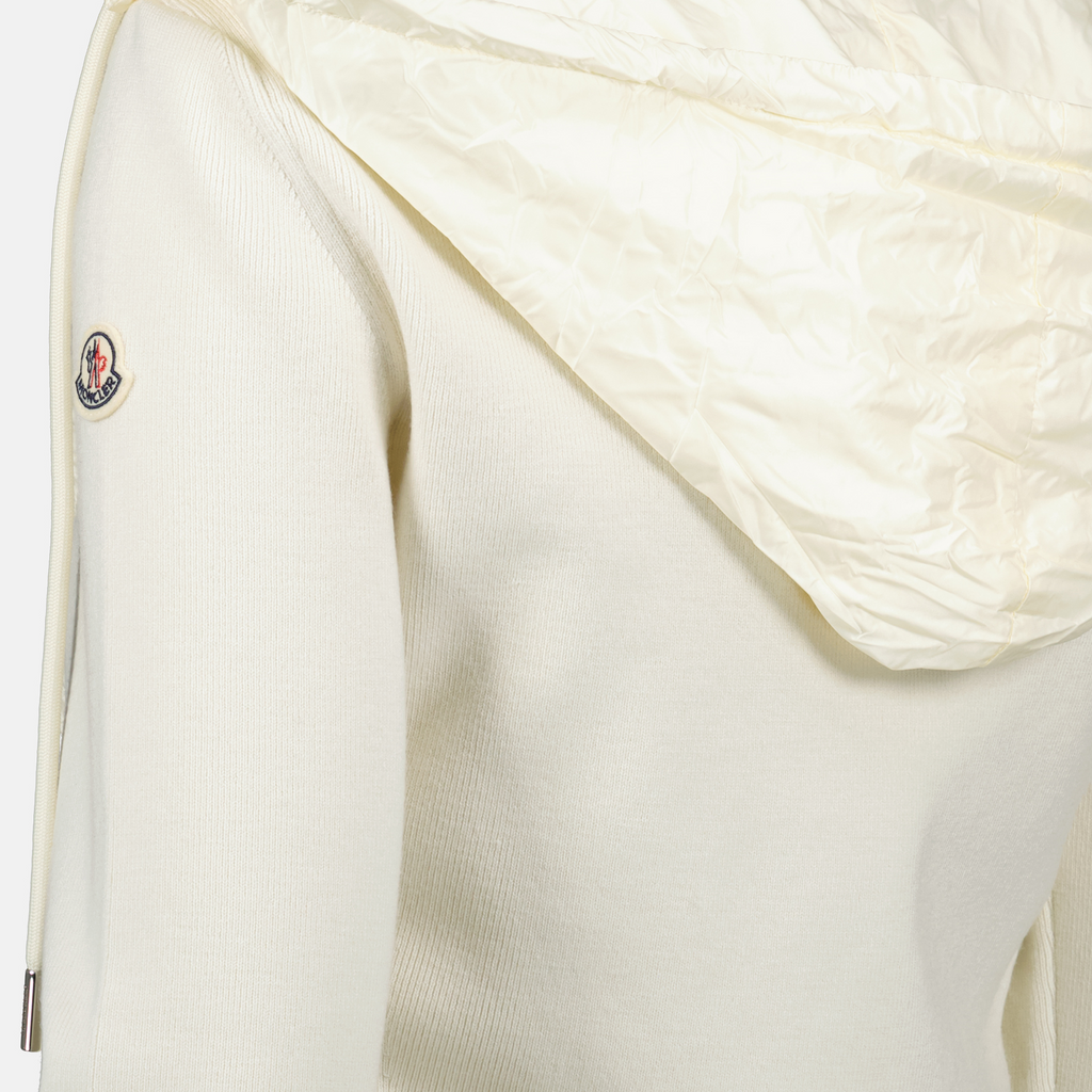 ベージュバイマテリアルジャケット