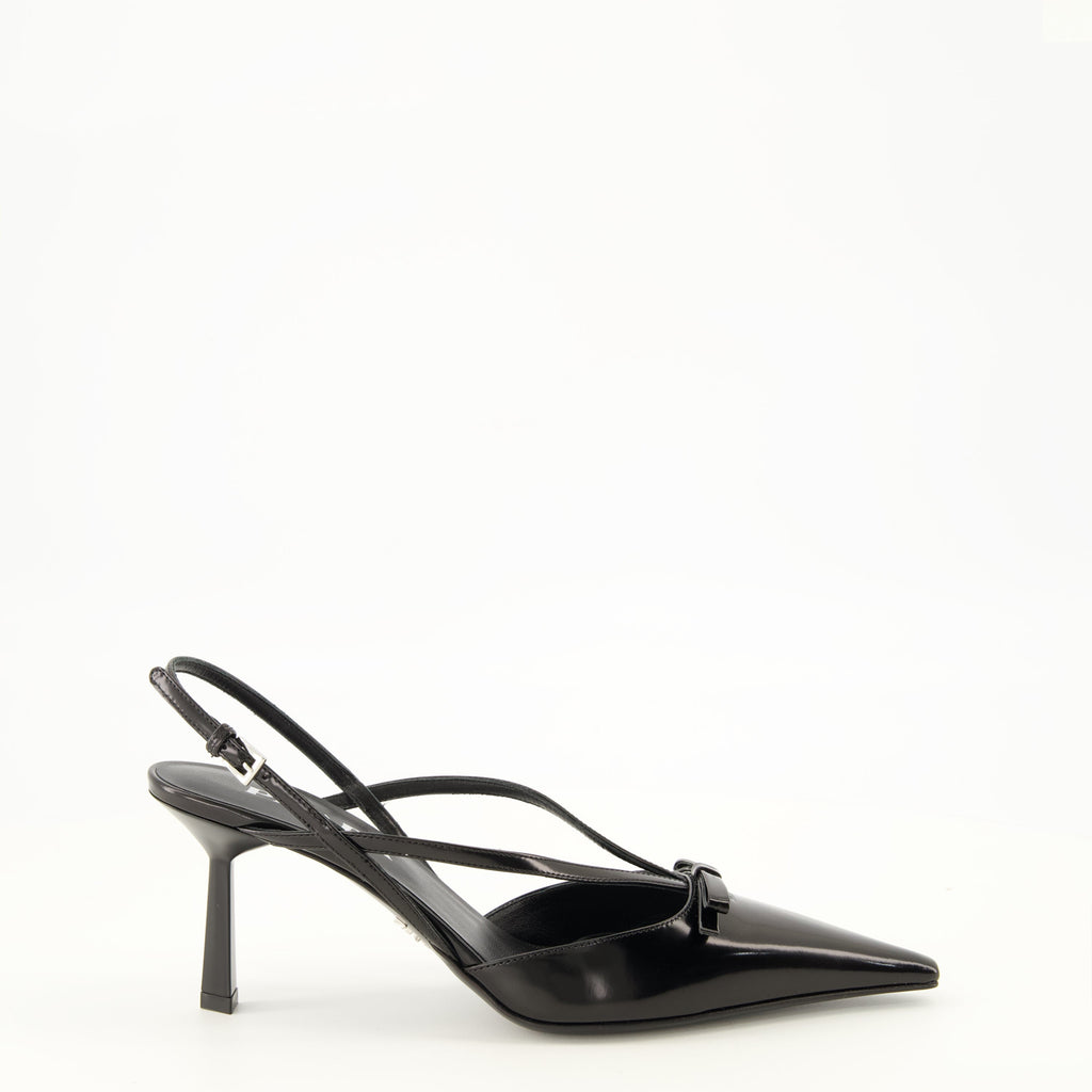 Schwarze Lederpumps mit Knöchelriemen