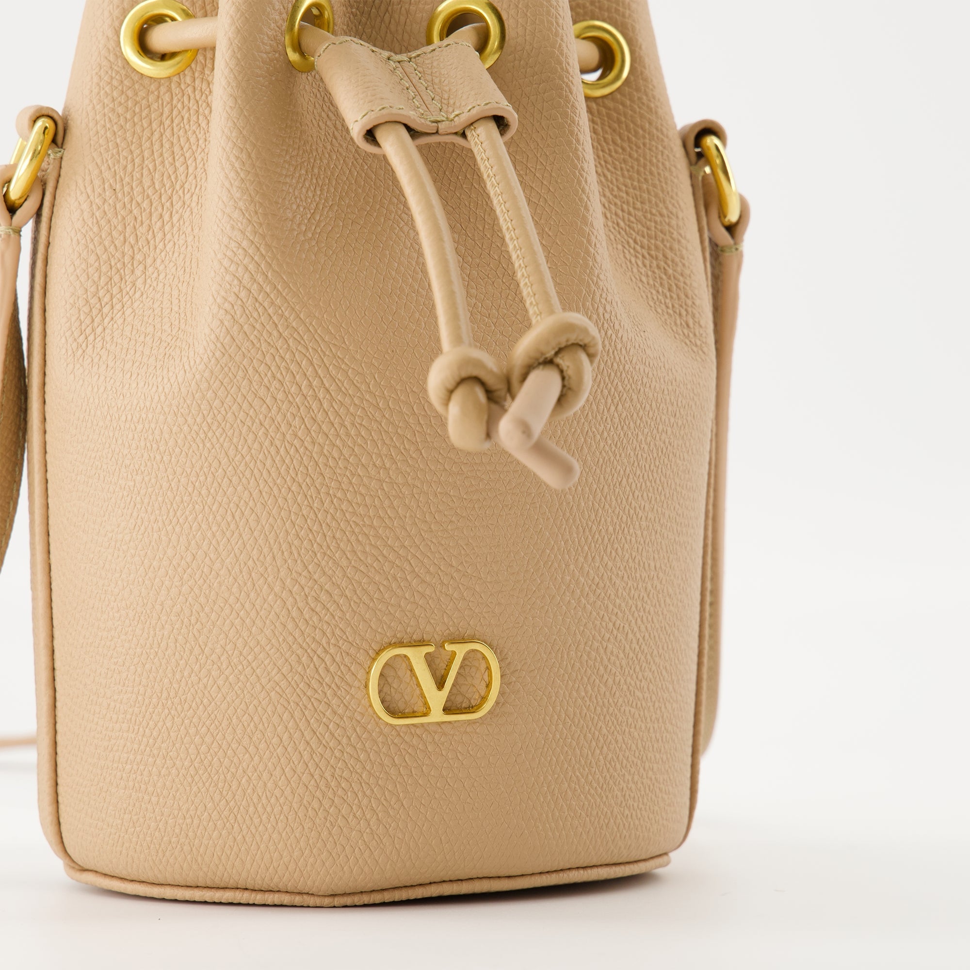 Valentino bucket bag, beige handbag, VLogo bag, grained calfskin bag, adjustable shoulder bag