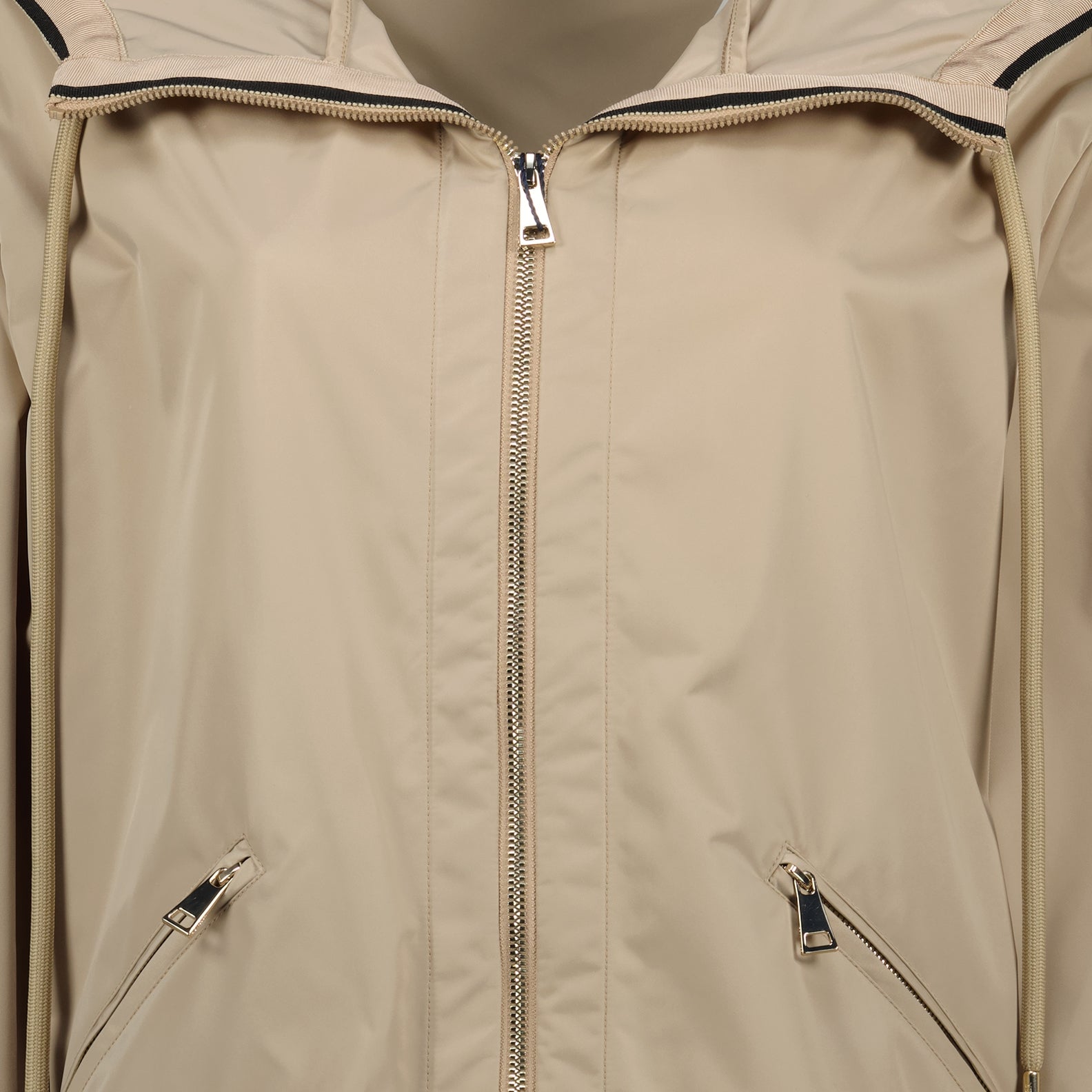 여성용 모클레르 카시오페아 후드 재킷 이미지 - 시즌 2025 봄-여름 - 세부 사항 보기 5