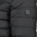 Image de la doudoune courte Juju noire de Moncler pour femmes - Saison Printemps-Été 2026 - Détail Vue 2